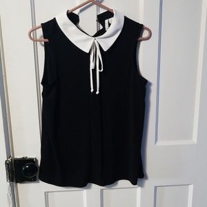 Sleeveless collared blouse
